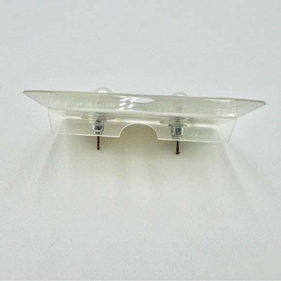 Oceanus Swimwear - Flower Earrings - Picture 2 of 3